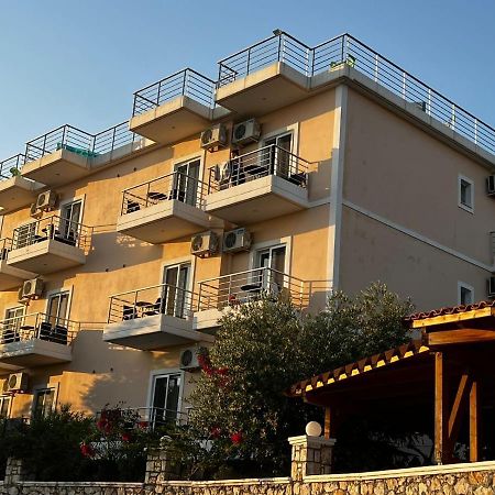 Season Inn Dhërmi Εξωτερικό φωτογραφία