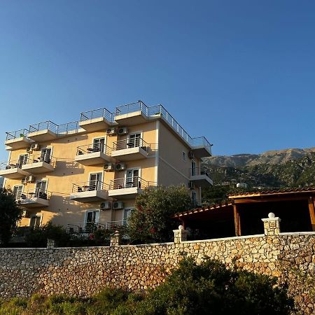 Season Inn Dhërmi Εξωτερικό φωτογραφία