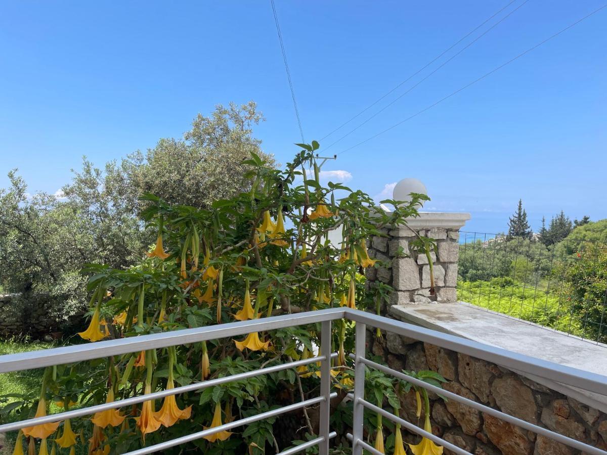 Season Inn Dhërmi Εξωτερικό φωτογραφία