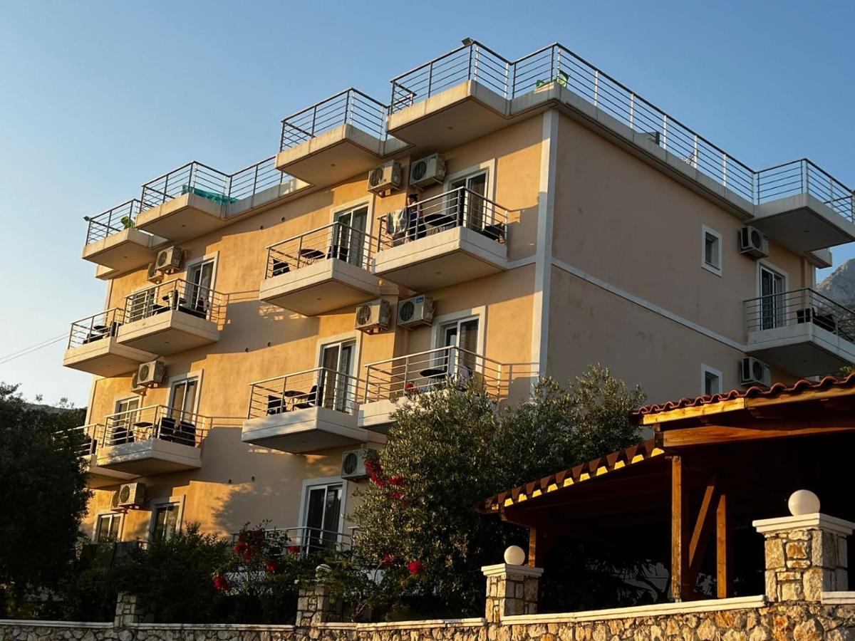 Season Inn Dhërmi Εξωτερικό φωτογραφία