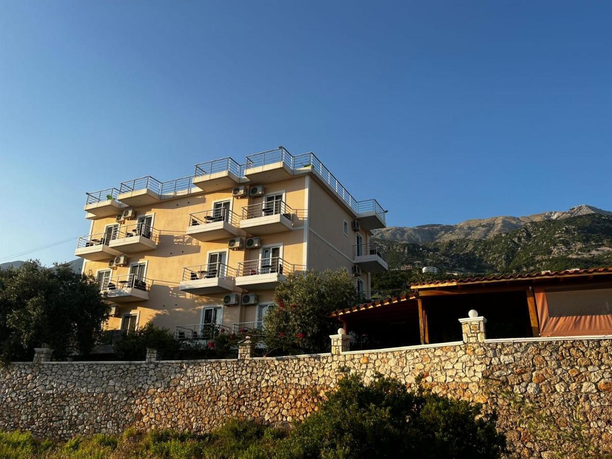 Season Inn Dhërmi Εξωτερικό φωτογραφία