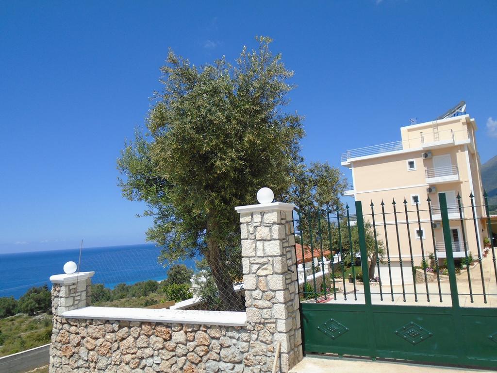 Season Inn Dhërmi Εξωτερικό φωτογραφία
