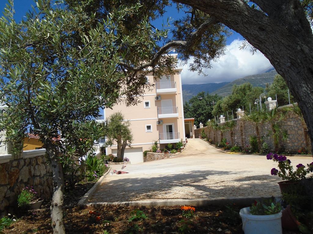 Season Inn Dhërmi Εξωτερικό φωτογραφία
