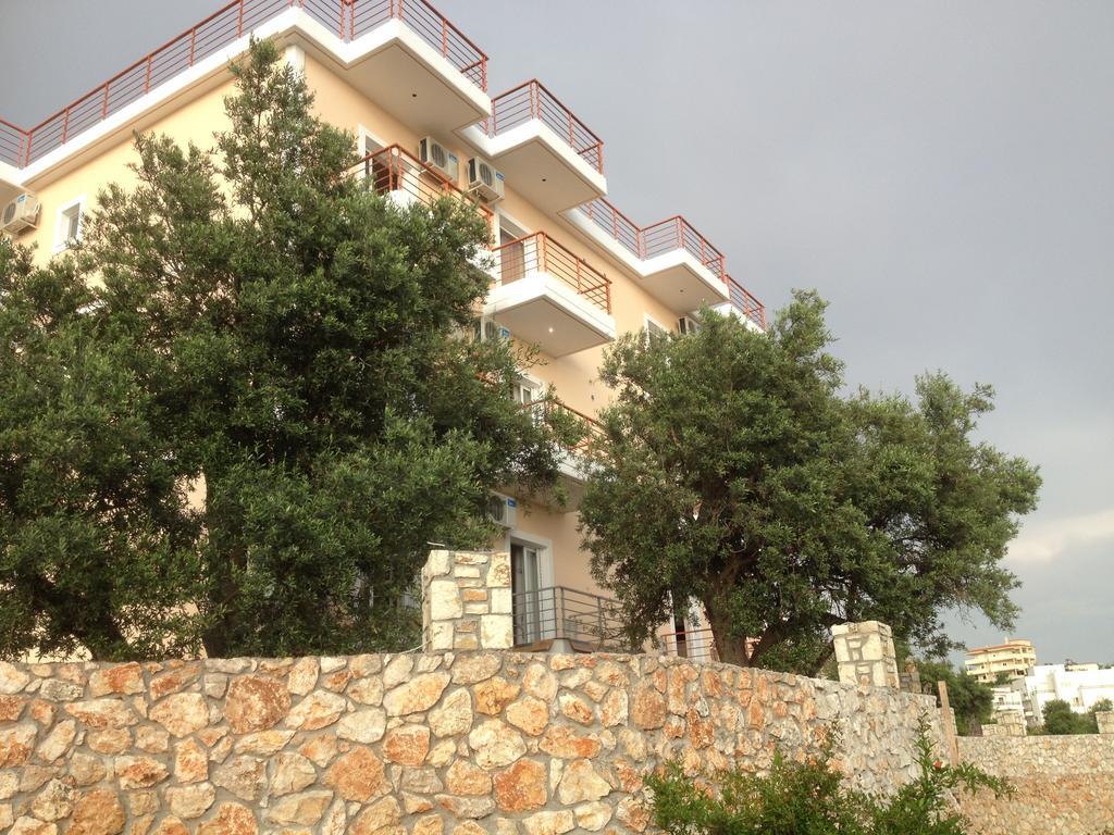 Season Inn Dhërmi Εξωτερικό φωτογραφία