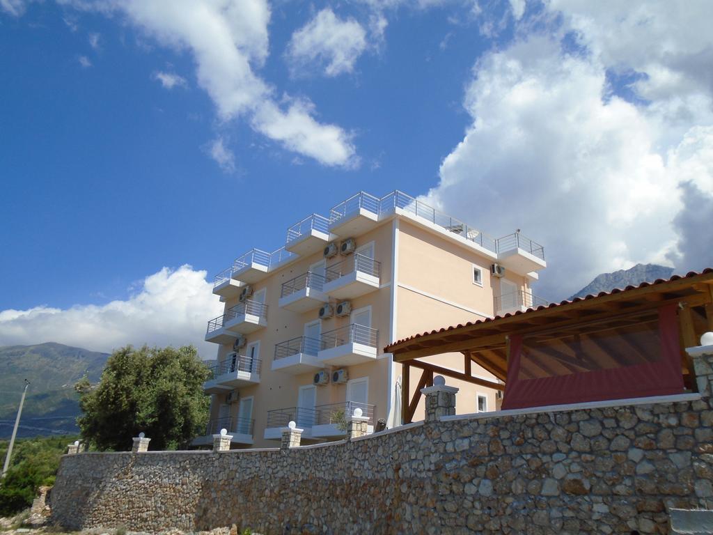 Season Inn Dhërmi Εξωτερικό φωτογραφία