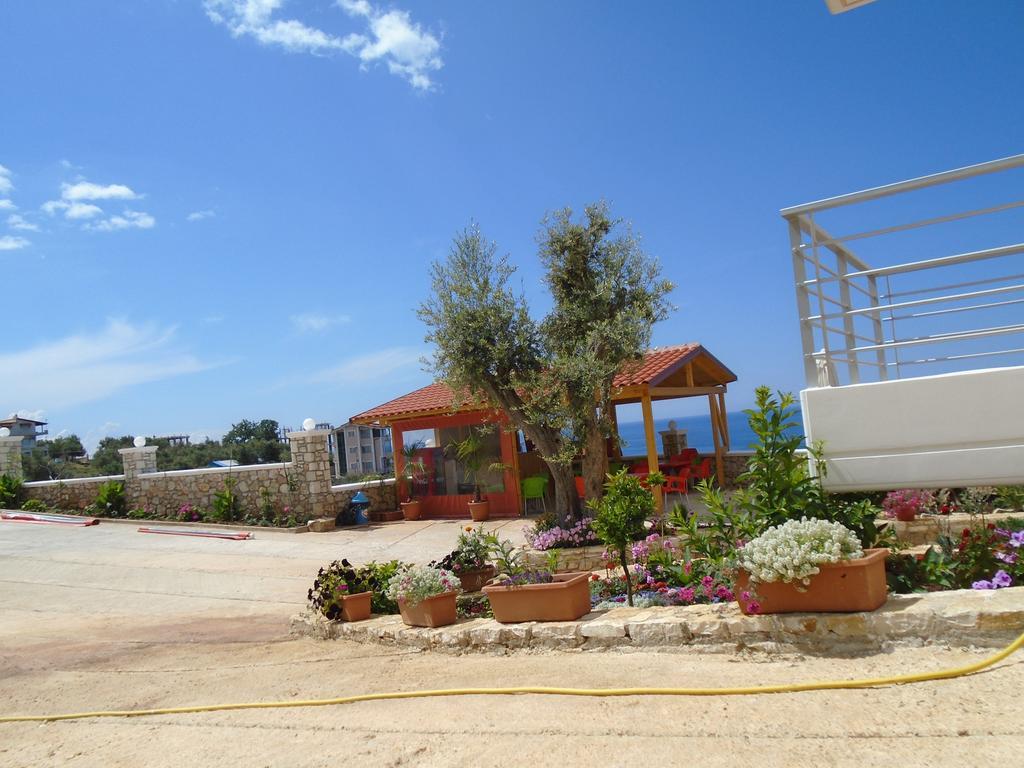 Season Inn Dhërmi Εξωτερικό φωτογραφία