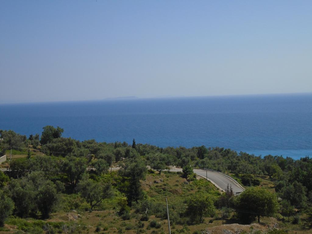 Season Inn Dhërmi Εξωτερικό φωτογραφία