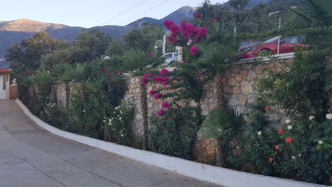 Season Inn Dhërmi Εξωτερικό φωτογραφία