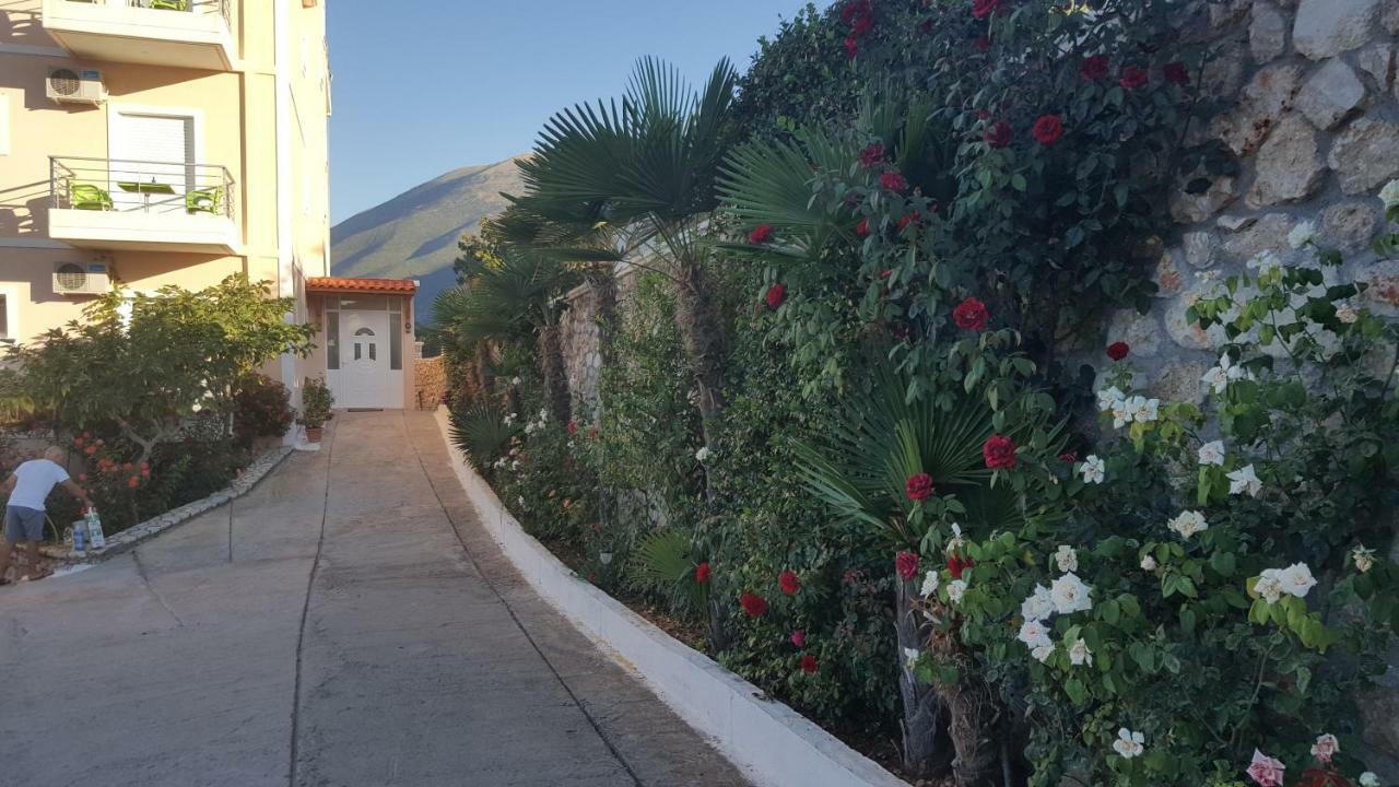 Season Inn Dhërmi Εξωτερικό φωτογραφία