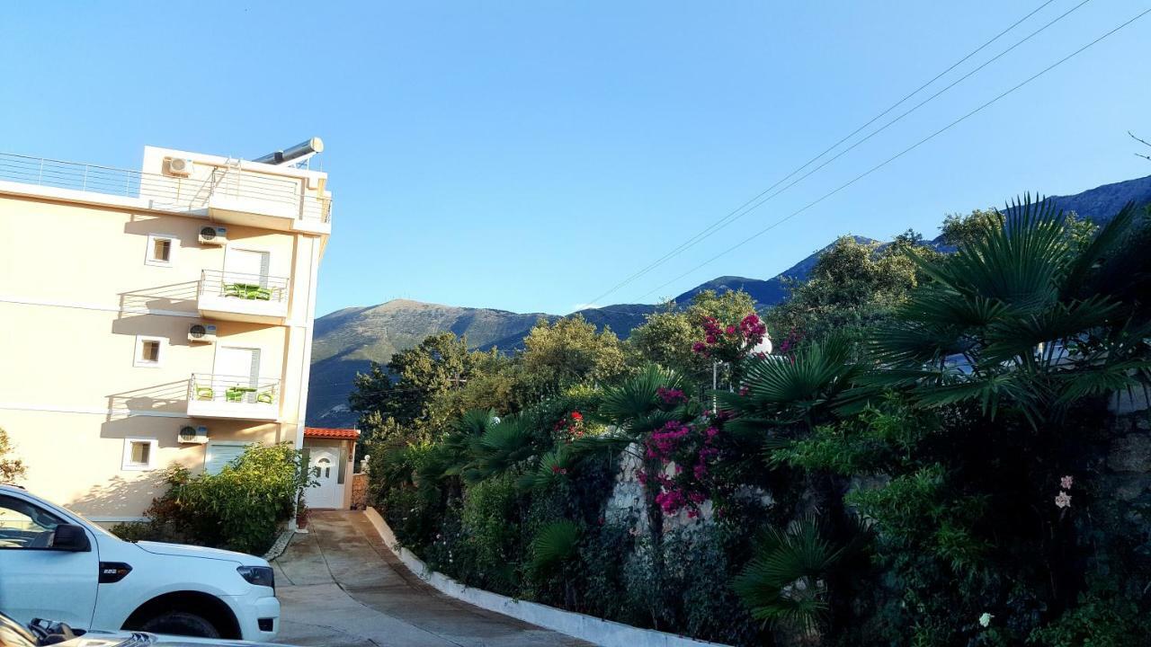 Season Inn Dhërmi Εξωτερικό φωτογραφία